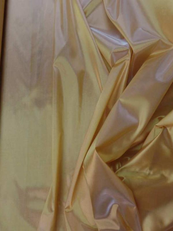 Taffetas changeant jaune dore a reflets