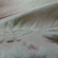 vente de tissu Taffetas changeant kaki reflets blanc métal