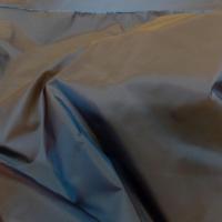 vente de taffetas changeant ton vert reflets doré