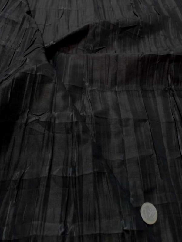 vente de tissu taffetas changeant plisse permanent noir reflets marron