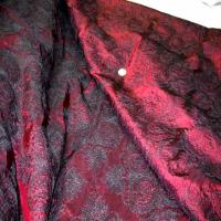 Taffetas changeant souple rouge reflets noir brode3