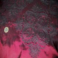 Taffetas changeant souple rouge reflets noir brode8