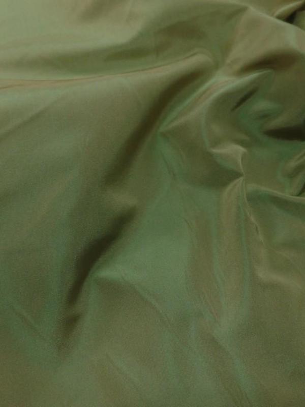 tissu taffetas changeant ton vert reflets doré