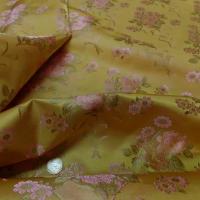 taffetas d'ameublement jaune doré brodé fleurs ton cuivre et kaki clair