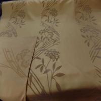 Taffetas d ameublement jaune safran a motifs decore aspect velours taupe