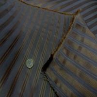 Taffetas de soie 100 a rayures faconne taupe dore