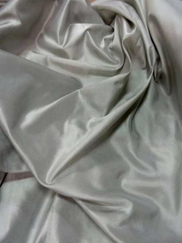 Taffetas de soie 100 changeant gris dore