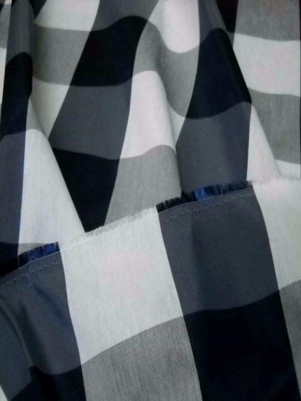 Taffetas faconne carreaux ton bleu gris blanc