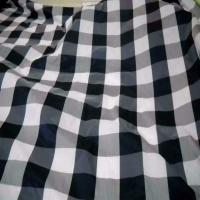 Taffetas faconne carreaux ton bleu gris blanc3