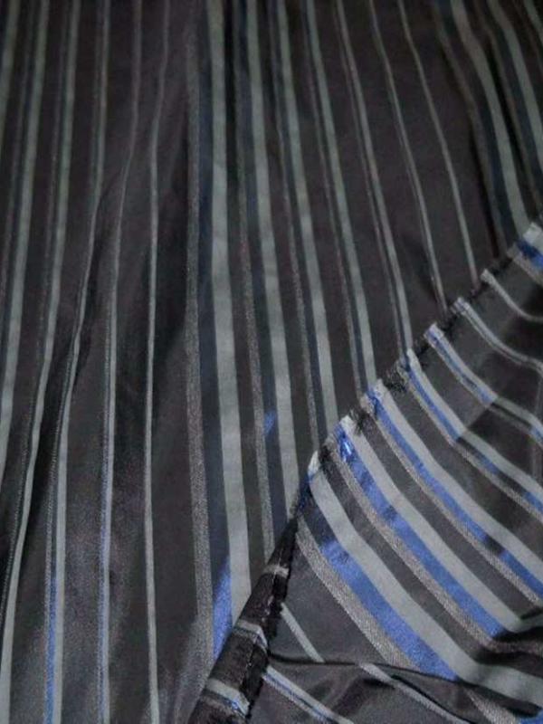Taffetas faconne rayures ton bleu gris