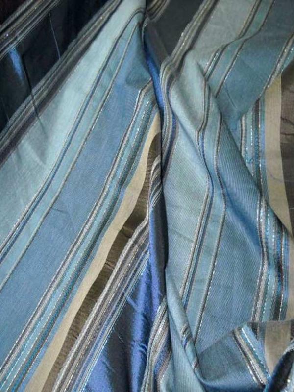 Taffetas faconne rayures ton bleu9