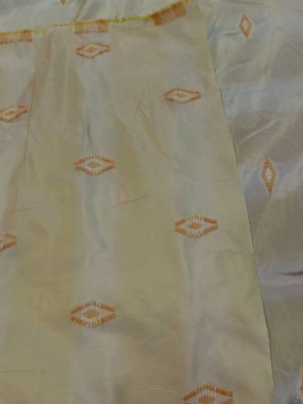Taffetas jaune brode1