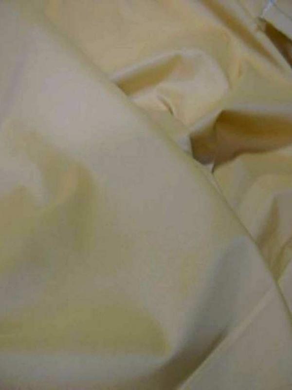Taffetas lycra souple beige jaune reflets blanc9
