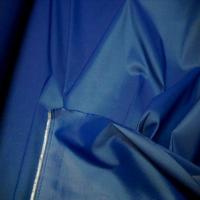 Taffetas lycra souple bleu reflets blanc6