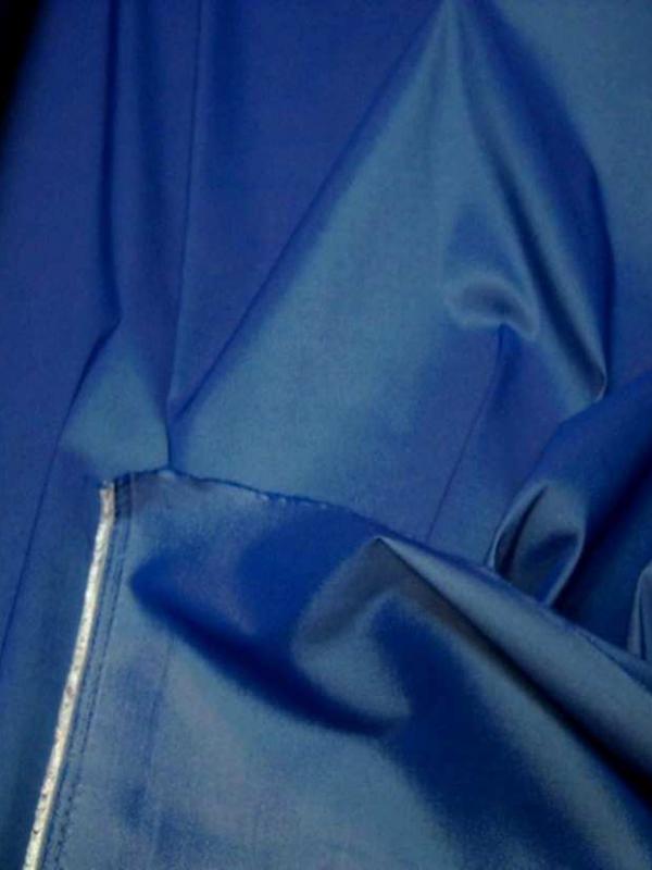 Taffetas lycra souple bleu reflets blanc