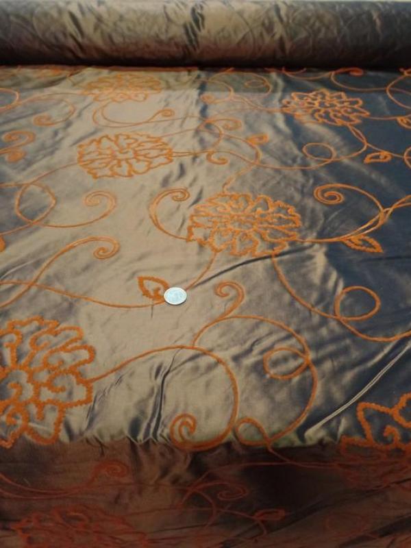 Taffetas marron changeant reflets dore floqué velours rouille