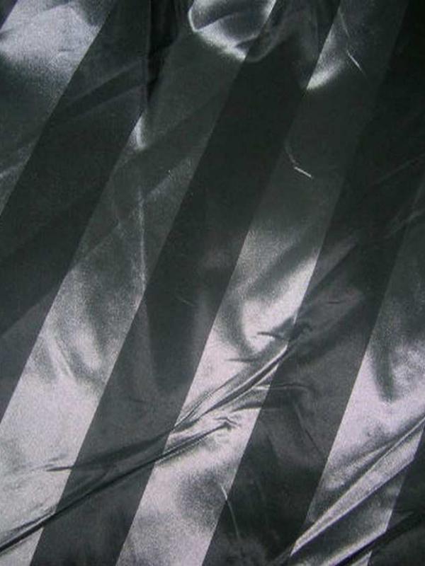 Taffetas raye noir et gris metal