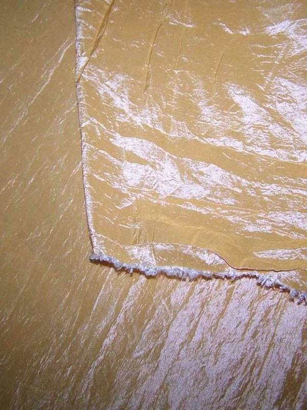 Taffetas souple froisse permanent safran reflets blanc