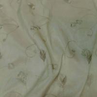 Taffetas souple vert absinthe clair a fleurs brodes2