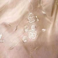 Taffetas ton beige dore brode fleurs7