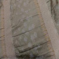 Taffetas ton beige dore plisse avec bande elastique brode04