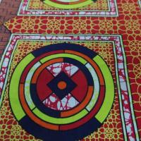 vente de tissu africain Wax rouge imprimé jaune ,noir au mètre en ligne
