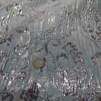 vente de tissu bleu très clair façonné motif en relief en lurex doré sur Marseille