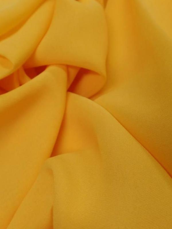 Crepe de soie tres fin ton jaune soleil
