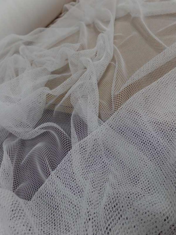 Tissu filet resille blanc