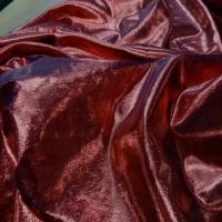 Tissu lame rouge noir