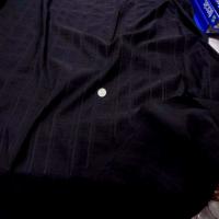 Tissu noir brode rayures