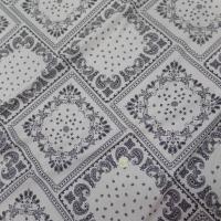 Tissu popeline coton 100% imprimé bandana blanc et noir