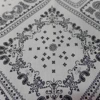 Tissu popeline coton 100% imprimé bandana blanc et noir pas cher