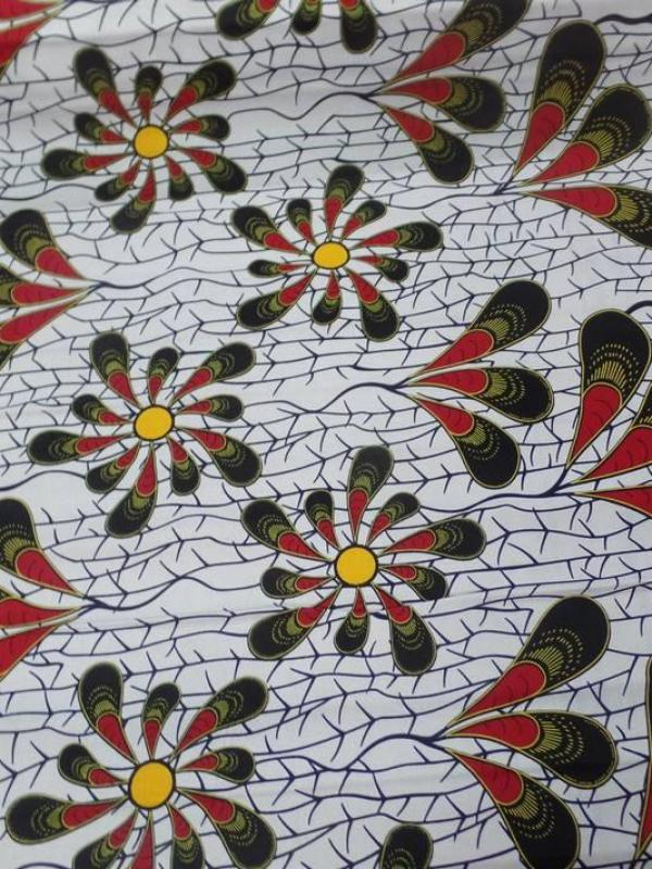 Tissu wax blanc imprimé fleurs ton bordeaux noir jaune soleil