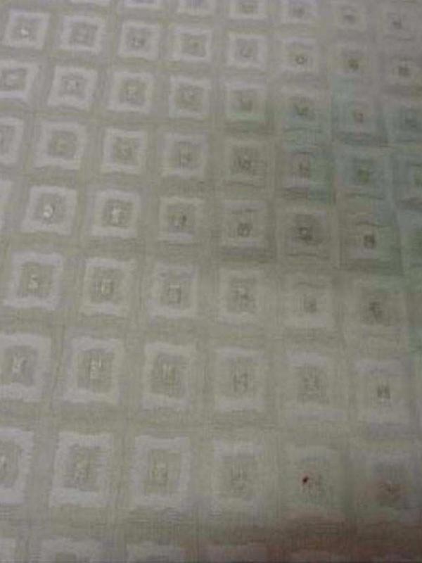 Toile coton d ameublement blanc casse faconne a motifs ton sur ton