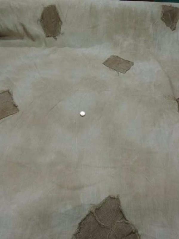 Tres beau lin faconne ton beige naturel avec rajout de tissus0