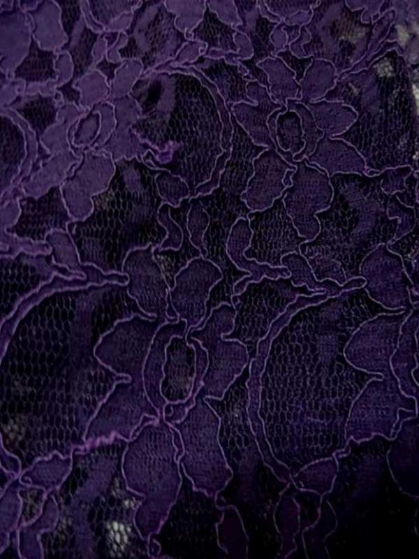 Tres belle dentelle guipure prune