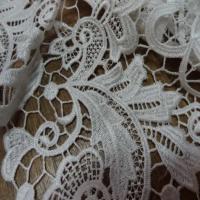 Tres belle guipure blanc casse2