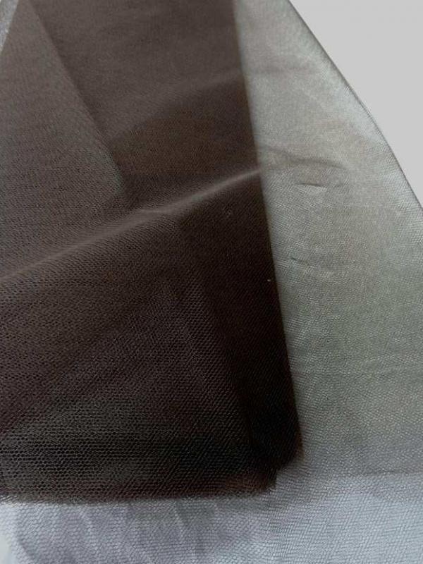 Tulle marron en 1 40m de large