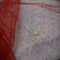 Tulle rouge a paillettes multicolore1