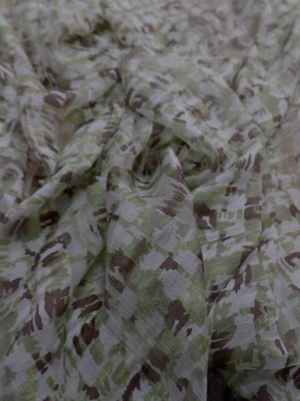 Twill de soie devore mousseline imprime ton vert olive marron et blanc3