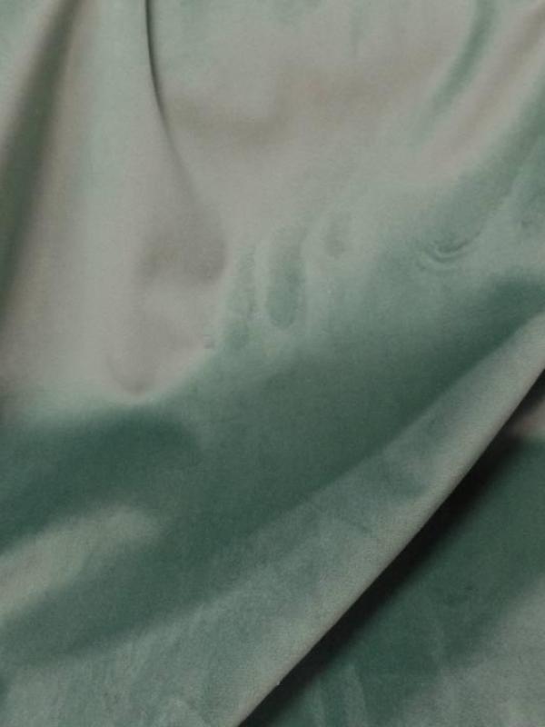 Velours ameublement lisse vert menthe en 1 45m de large