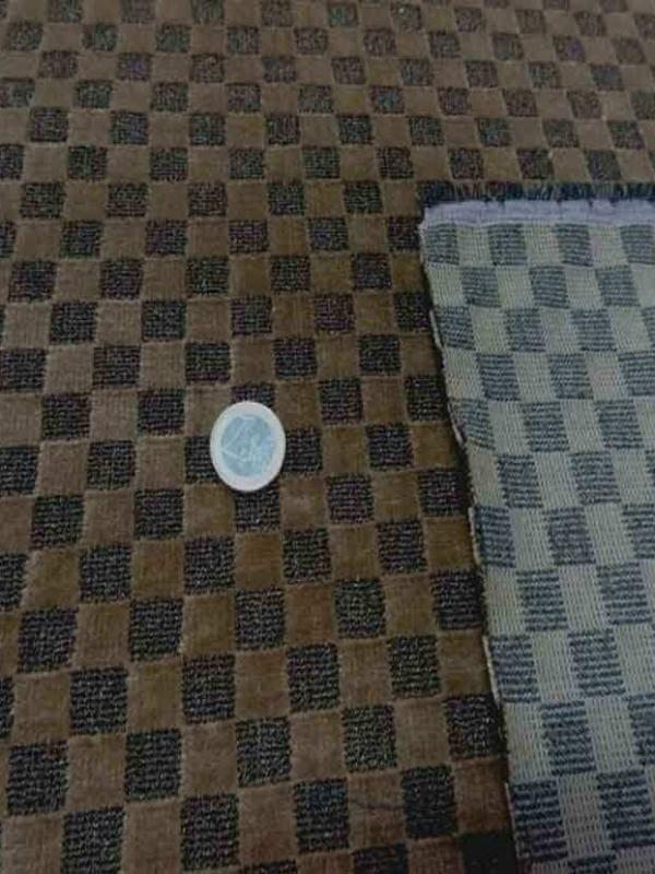 Velours d ameublement faconne carreaux beige dore