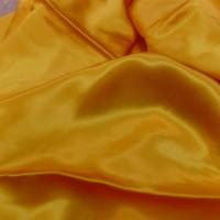 Vente de satin de soie 100 jaune dore
