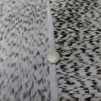 tissu Viscose imprimé blanc cassé kaki et noir en ligne