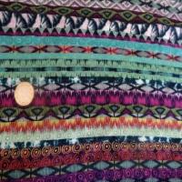 Viscose imprime ethnique ton turquoise et prune