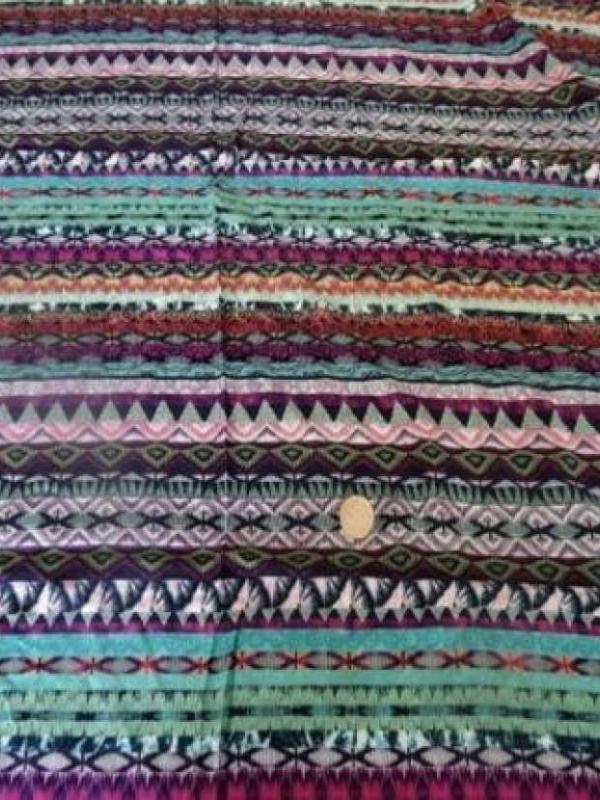 Viscose imprime ethnique ton turquoise et prune