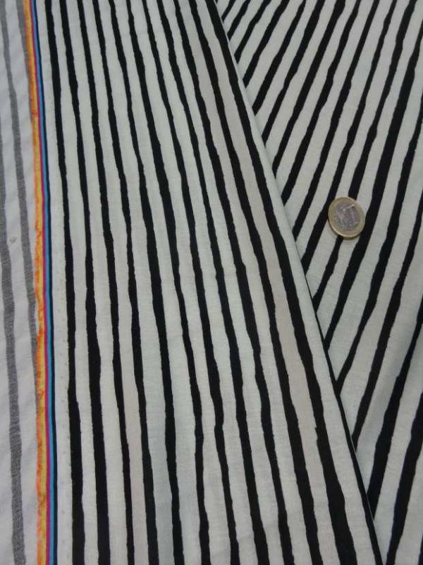 Viscose imprime rayures noir blanc casse