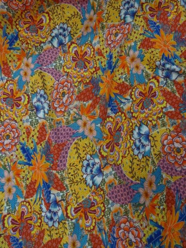 Viscose imprime ton rouge orange rose et bleu