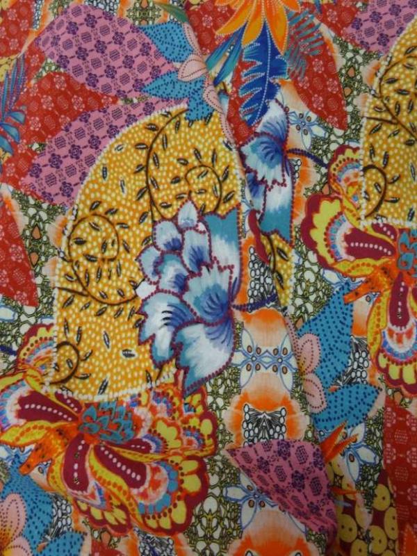 Viscose imprime ton rouge orange rose et bleu
